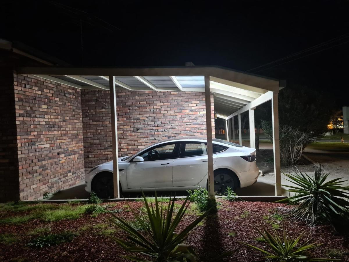 Belvoir Village Motel & Apartments Wodonga Bagian luar foto