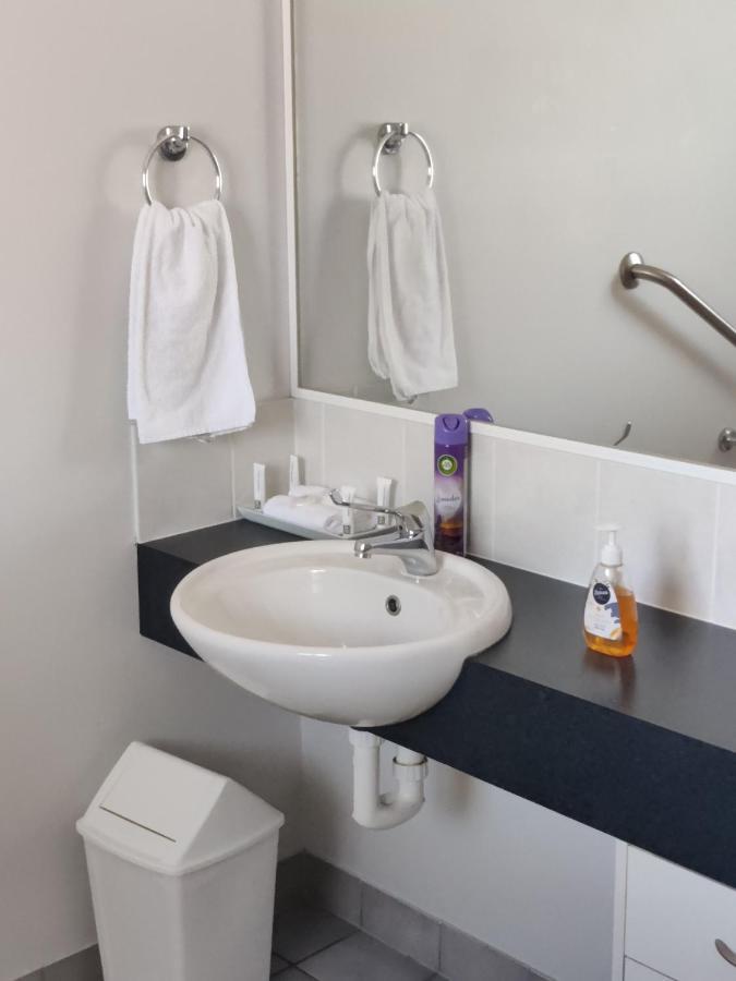 Belvoir Village Motel & Apartments Wodonga Bagian luar foto