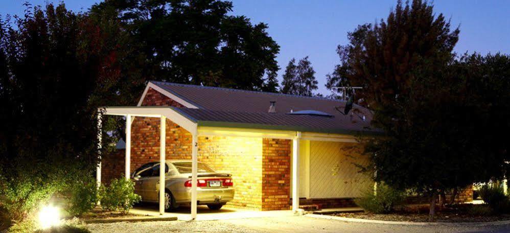 Belvoir Village Motel & Apartments Wodonga Bagian luar foto